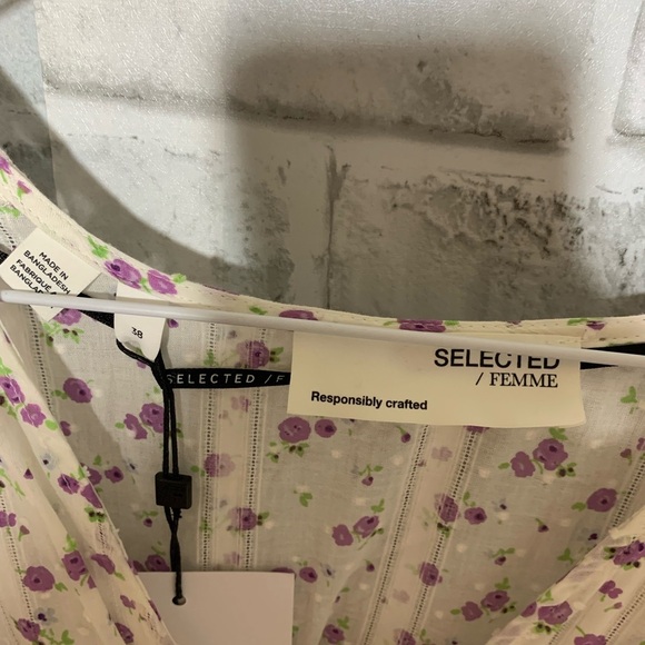 selected Femme blouse NWT - Picture 4 of 5